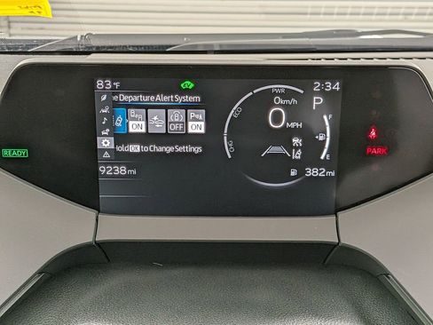 Used 2025 Toyota Prius XLE FWD image 16