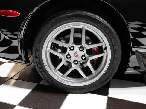 Used 2002 Chevrolet Corvette Z06 w/ Memory Pkg image 30