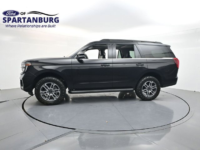Used 2025 Ford Expedition Active AWD/4WD image 4