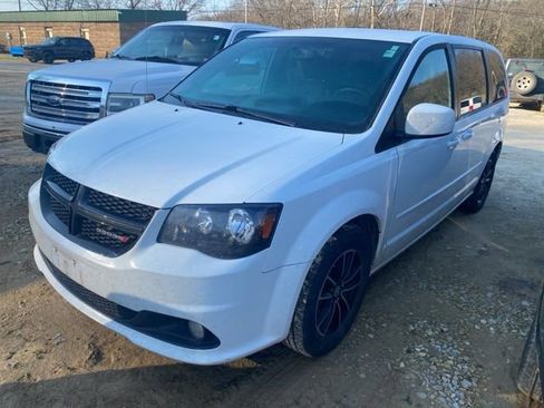 Used 2016 Dodge Grand Caravan SXT image 1