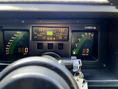 Used 1987 Chevrolet Corvette Coupe image 31