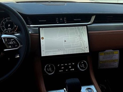 New 2026 Jaguar F-PACE R-Dynamic S image 6