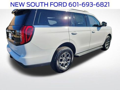 New 2026 Ford Expedition Active image 13