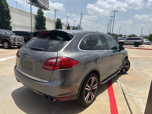 Used 2013 Porsche Cayenne Turbo AWD/4WD image 3