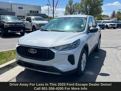 Used 2025 Ford Escape Active w/ Tech Pack #1 AWD/4WD image 2