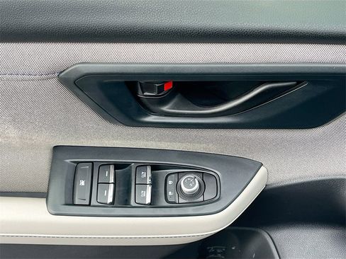 Used 2025 Subaru Forester Premium w/ Convenience Package #1 image 17