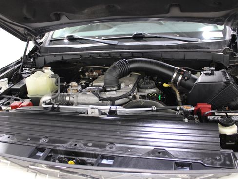 Used 2017 Nissan Titan Platinum Reserve image 26