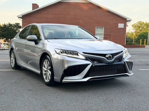 Used 2021 Toyota Camry LE AWD/4WD image 8
