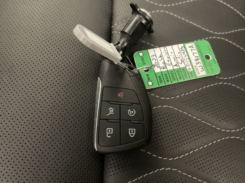 Used 2023 Buick Envision Avenir AWD/4WD image 30