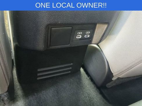 Used 2025 Toyota Tacoma TRD Sport AWD/4WD image 29