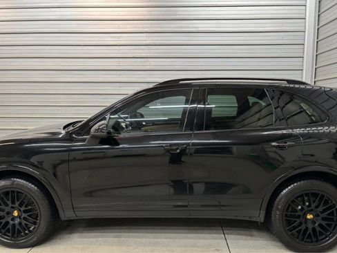 Used 2017 Porsche Cayenne Platinum Edition AWD/4WD image 7