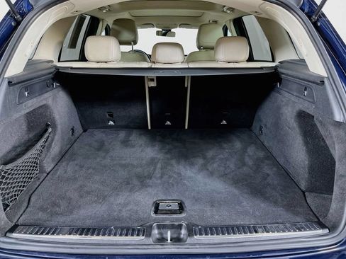Used 2021 Mercedes-Benz GLC 300 w/ Premium Package image 10