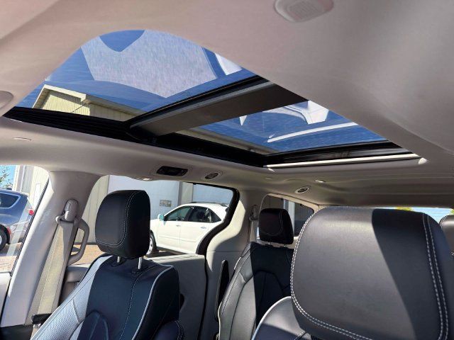 Certified 2024 Chrysler Pacifica Limited FWD image 20