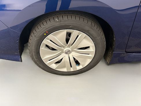 Used 2025 Nissan Leaf S FWD image 11
