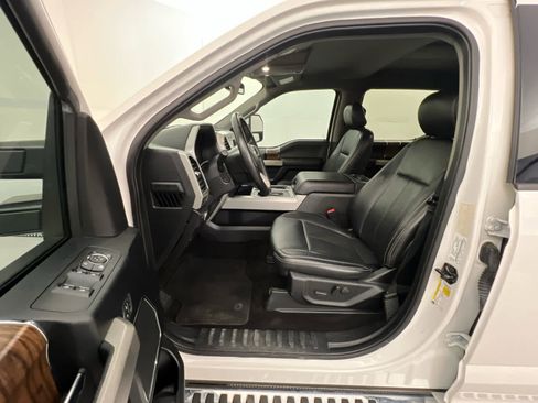Used 2019 Ford F150 Lariat w/ Equipment Group 502A Luxury image 13