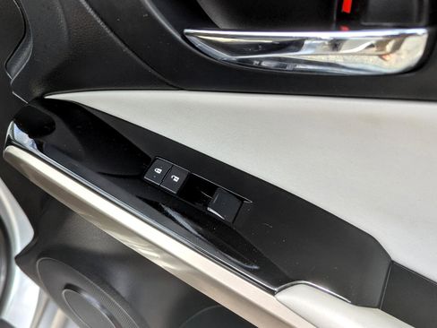 Used 2015 Lexus IS 250 4dr Sport Sdn AWD image 38