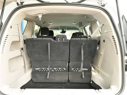 Used 2024 Chrysler Voyager LX FWD image 27