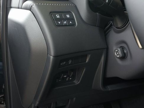 Used 2026 Lexus LX 600 4WD w/ Luxury Package image 33