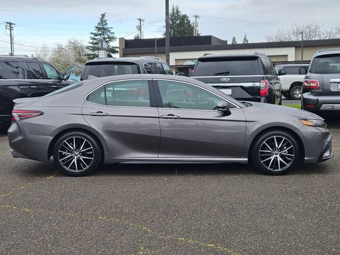 Used 2023 Toyota Camry SE w/ Blackout Package (TMS) AWD/4WD image 6