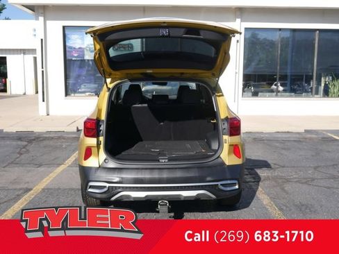 Used 2023 Kia Seltos S w/ Navigation Package FWD image 15
