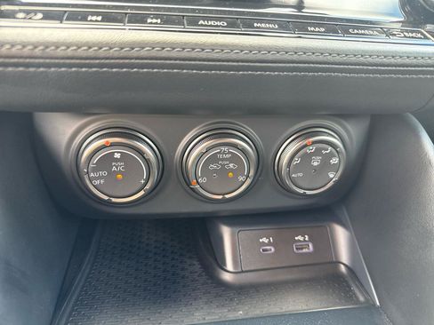 Used 2024 Nissan Z Performance w/ Floor Mat Package RWD image 18