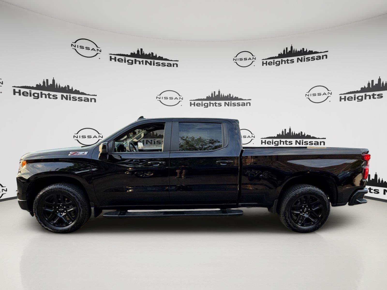 Used 2023 Chevrolet Silverado 1500 RST AWD/4WD image 2