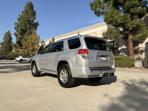 Used 2012 Toyota 4Runner SR5 w/ Convenience Pkg image 7