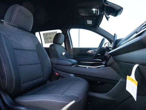 New 2026 Chevrolet Traverse LT image 10