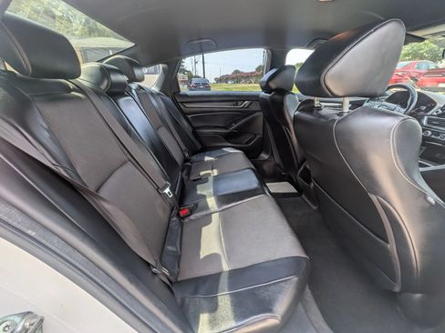 Used 2018 Honda Accord Sport image 31
