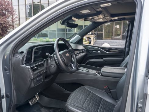 Used 2023 Cadillac Escalade V AWD/4WD image 18