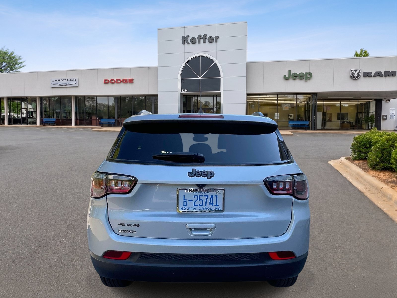 Used 2026 Jeep Compass Latitude AWD/4WD image 5