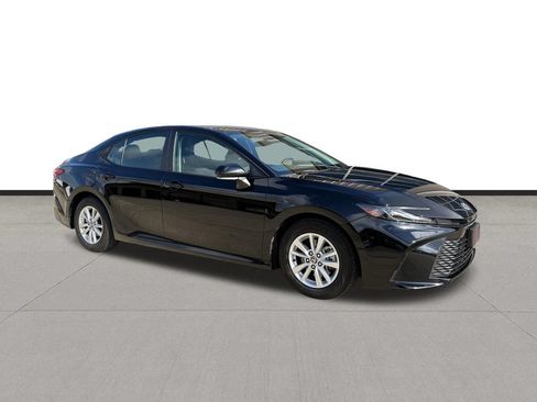 Used 2025 Toyota Camry LE FWD image 3