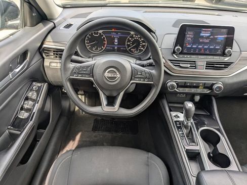 Used 2023 Nissan Altima 2.5 SV image 15