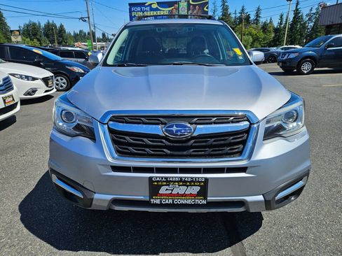 Used 2017 Subaru Forester 2.5i Touring AWD/4WD image 2