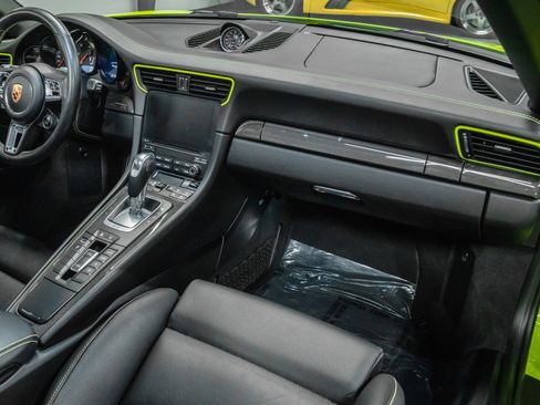 Used 2018 Porsche 911 Targa 4 GTS image 13