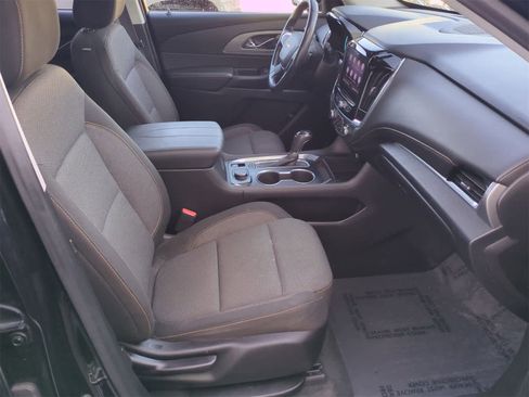Used 2020 Chevrolet Traverse LT image 21