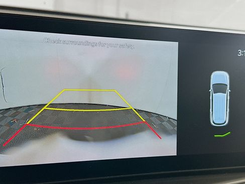 Used 2024 Kia Sorento S image 23