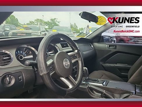 Used 2013 Ford Mustang Convertible RWD image 12