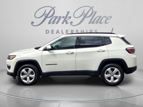 Used 2018 Jeep Compass Latitude AWD/4WD image 2