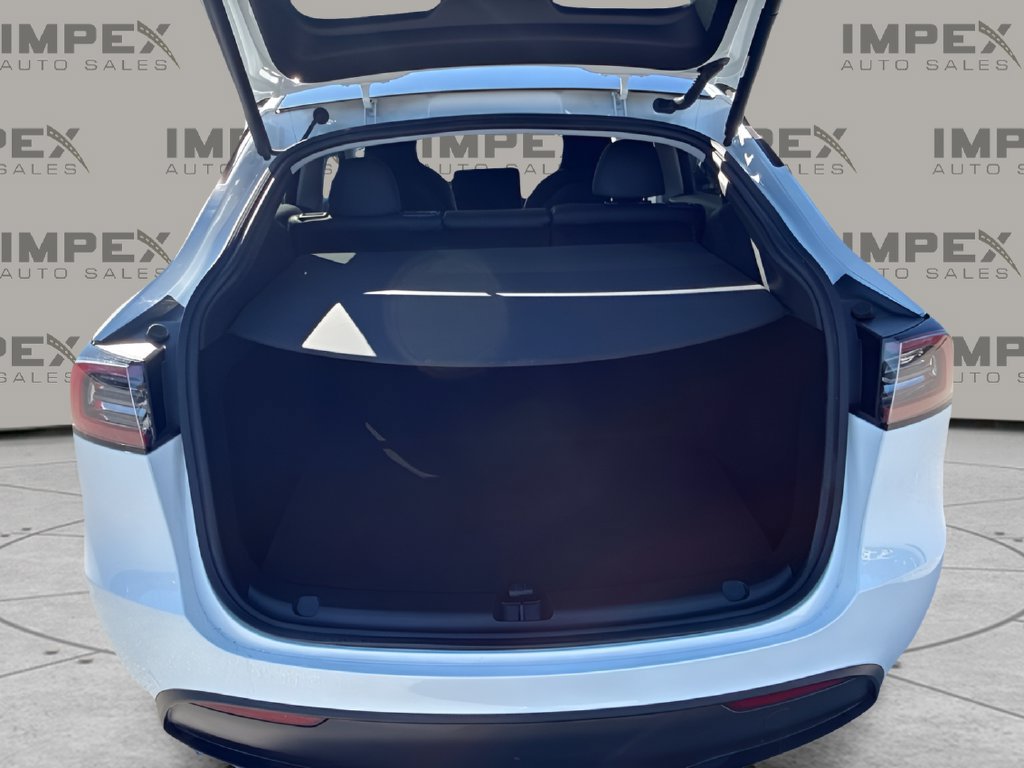 Used 2025 Tesla Model Y Long Range AWD/4WD image 26