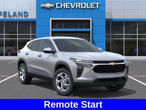 New 2026 Chevrolet Trax LS w/ LS Convenience Package FWD image 8