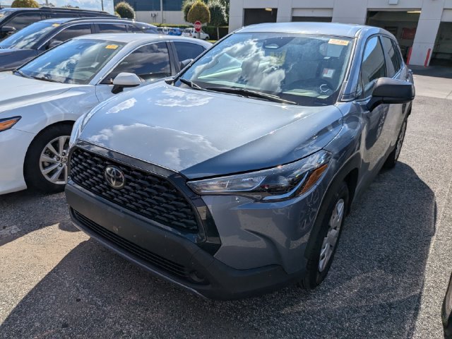 Certified 2025 Toyota Corolla Cross L FWD image 2