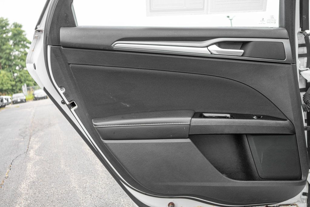 Used 2013 Ford Fusion SE FWD image 28