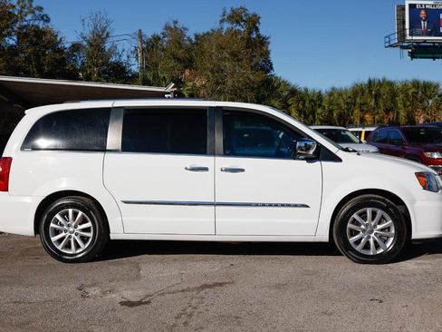 Used 2015 Chrysler Town & Country Limited Platinum w/ Trailer Tow Group image 13