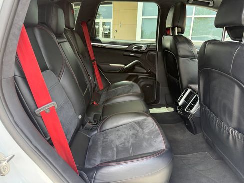 Used 2016 Porsche Cayenne GTS AWD/4WD image 37