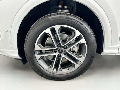 Certified 2025 Audi Q5 Premium Plus w/ Premium Plus AWD/4WD image 30