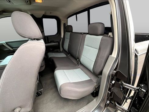 Used 2005 Nissan Titan SE RWD image 22