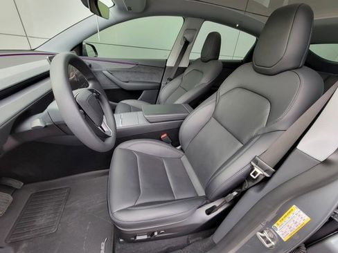 Used 2026 Tesla Model Y Long Range image 18