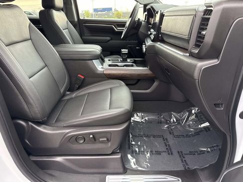 Used 2024 GMC Sierra 1500 SLT w/ SLT Premium Plus Package AWD/4WD image 19