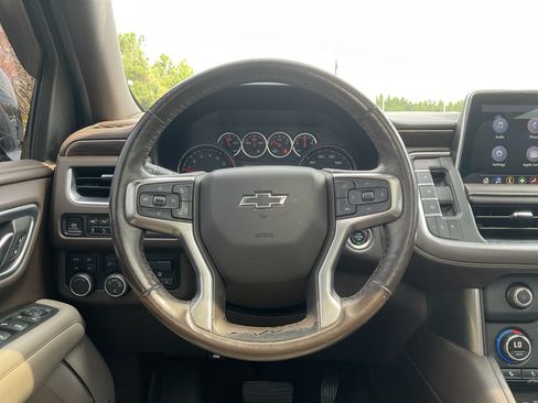 Used 2021 Chevrolet Tahoe Z71 w/ Z71 Signature Package AWD/4WD image 24